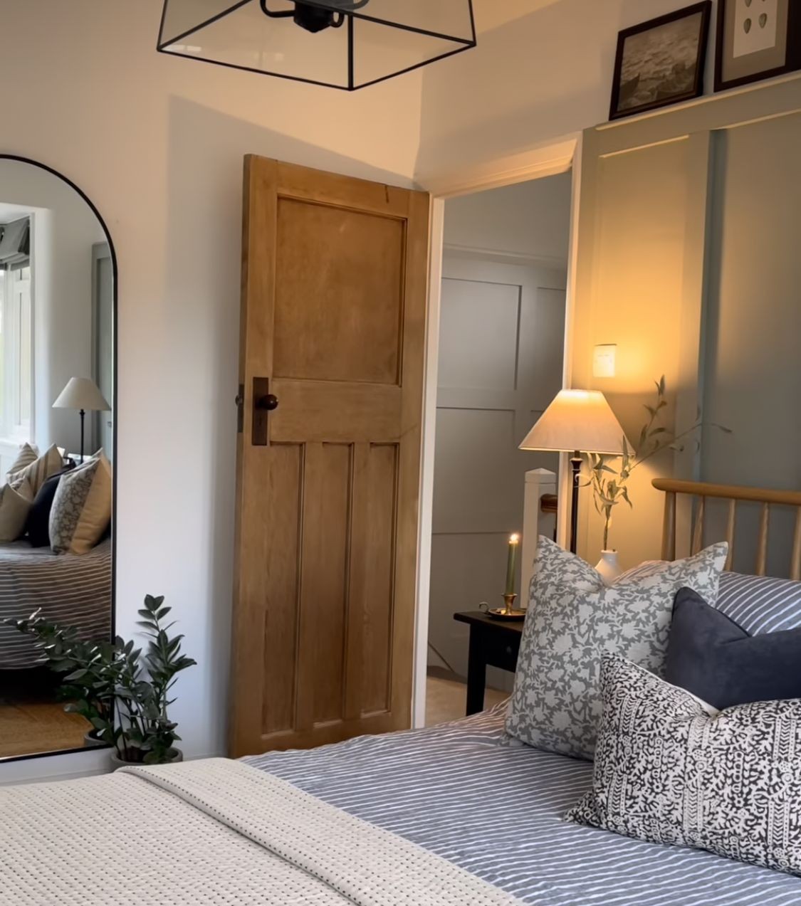 Bedroom bed placement per Vaastu